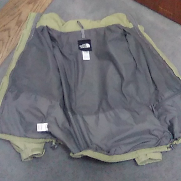 The North Face Women's hypervent jacket - Picture 6 of 12